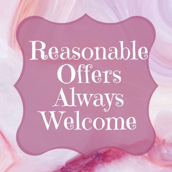 Stretchy Peplum Top with Zip-Up Back - Picture 10 of 10